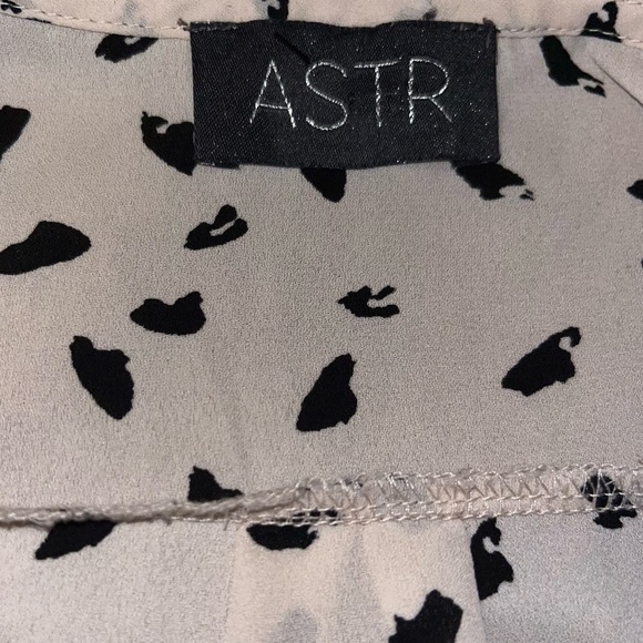 ASTR Trim Inset Blouse L Ivory Black V Neck 1823 - Picture 3 of 4
